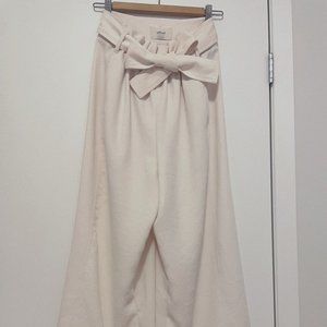 White Aritzia Wilfred wideleg pants